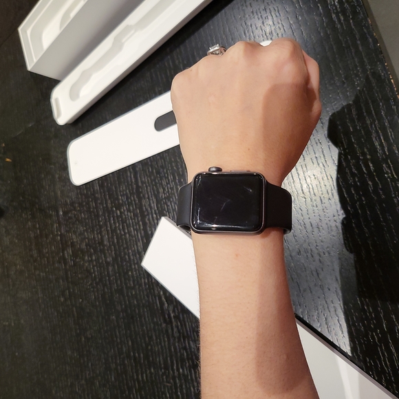 *SOLD* Apple Watch Series 3 - 38mm Great Condition - Picture 5 of 8